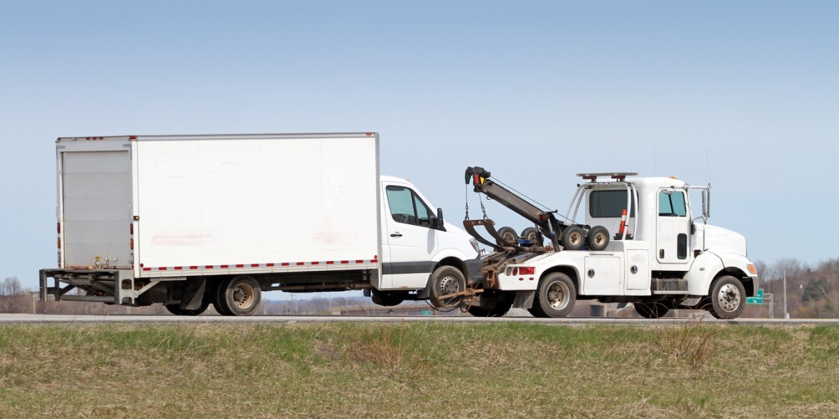 The Business Cost of Commercial Truck Downtime and How Towing Can Help