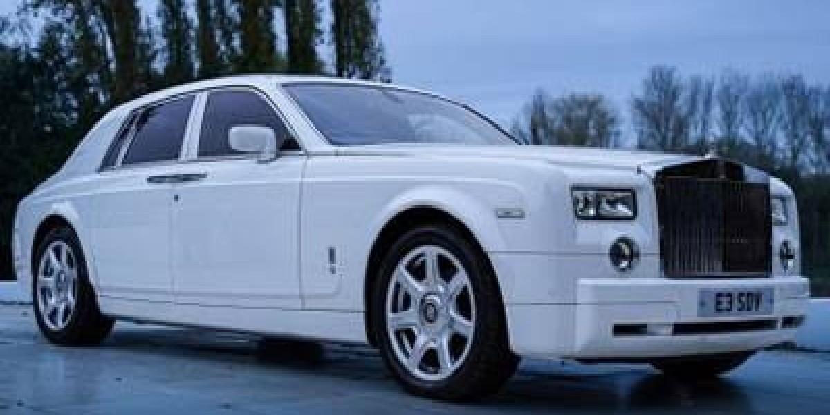 Wedding Car Hire Surrey: Elegant Transport for Your Special Day