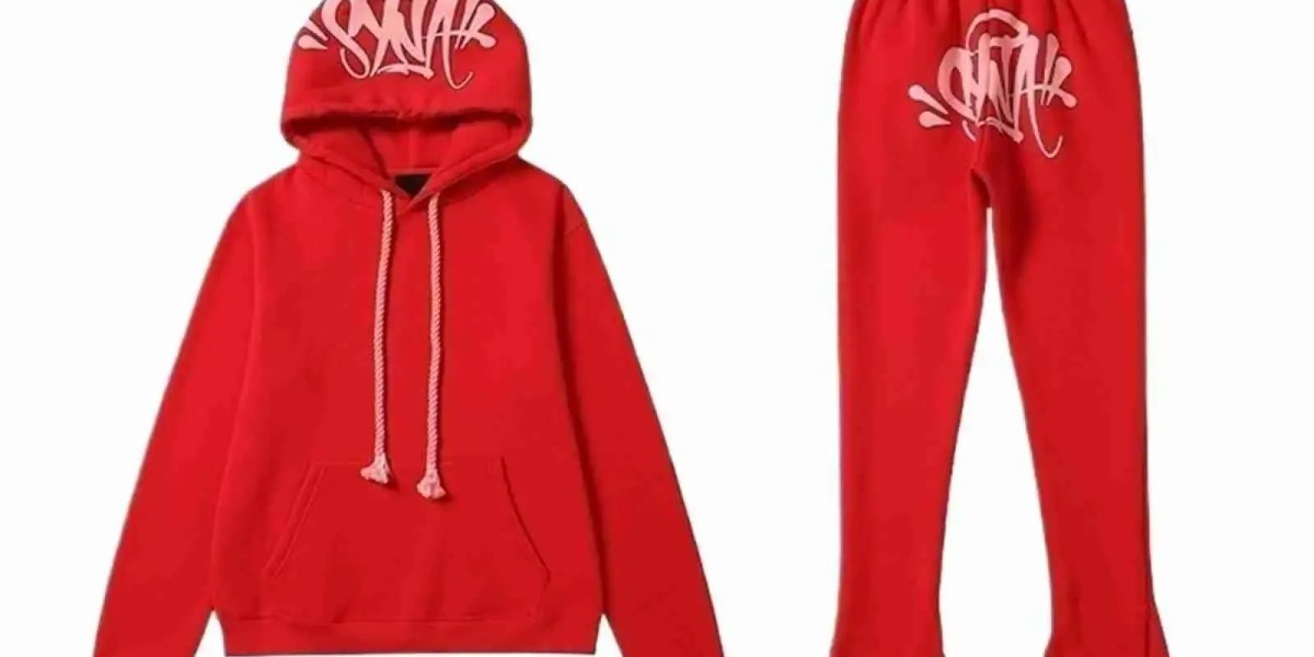 Syna World Tracksuit: A Modern Statement of Streetwear Style