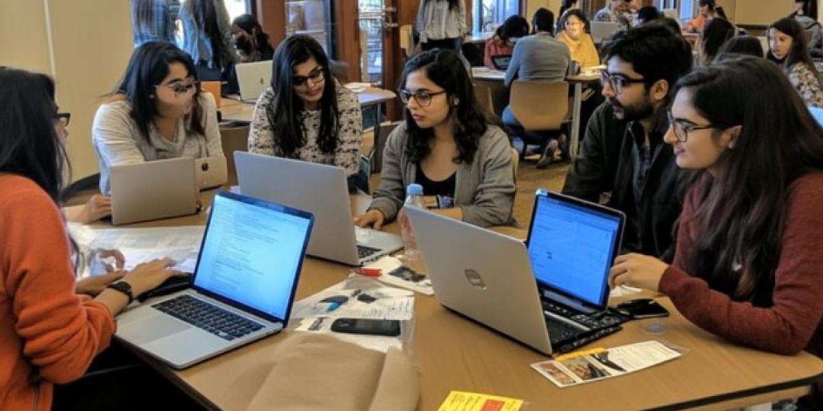 Why a Practical Digital Marketing Course in Agra Is the Best Choice for Your Career Growth in 2026